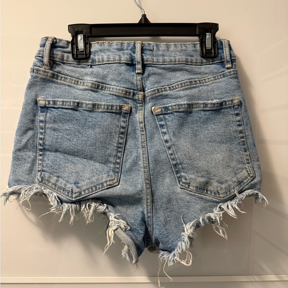 💸CLEARANCE 4 for $15💸 Zara Blue Jean Shorts with Distressed Hem - Picture 4 of 4